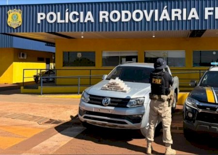 PRF encontra 16 kg de cocaína em pneu estepe de caminhonete em Dourados