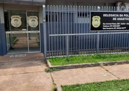 Acusada de mandar matar os pais em Anastácio já foi presa por tráfico de drogas em MS
