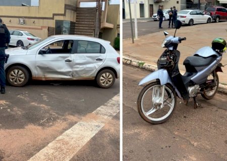 IVINHEMA: Acidente entre carro e moto deixa jovem ferido na Avenida Brasil