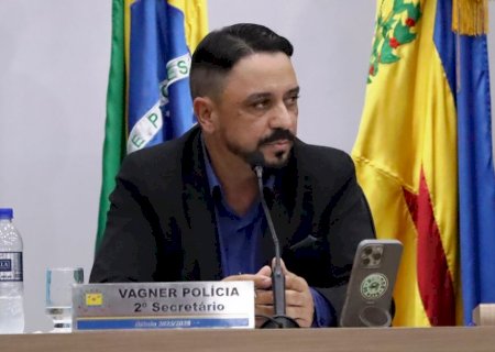 Vagner Policia solicita reforma e melhorias em ponto de ônibus na Vila Alice em Ivinhema