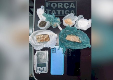 IVINHEMA: Força Tática apreende mais de 300g de drogas, balança de precisão e dinheiro no Piravevê