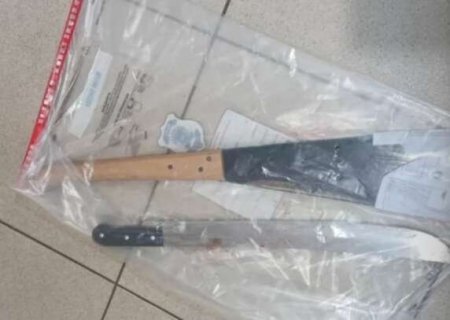 Homem em surto avança contra policiais com dois facões e morre baleado