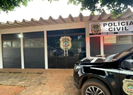 Homem é preso após ameaçar a esposa de morte com foice em MS