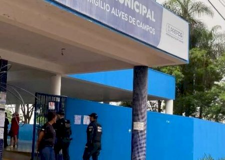 Fiscal de partido causa transtorno em escola, desacata juíza e é levada para PF